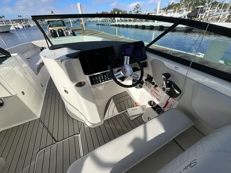 Slide: The Image of Sea Ray SDX 270 Outboard 2026 - 10