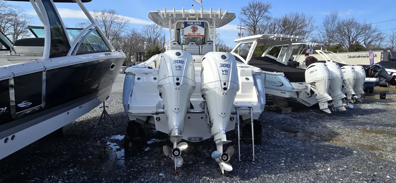 Slide: The Image of Robalo R300 2025 - 2