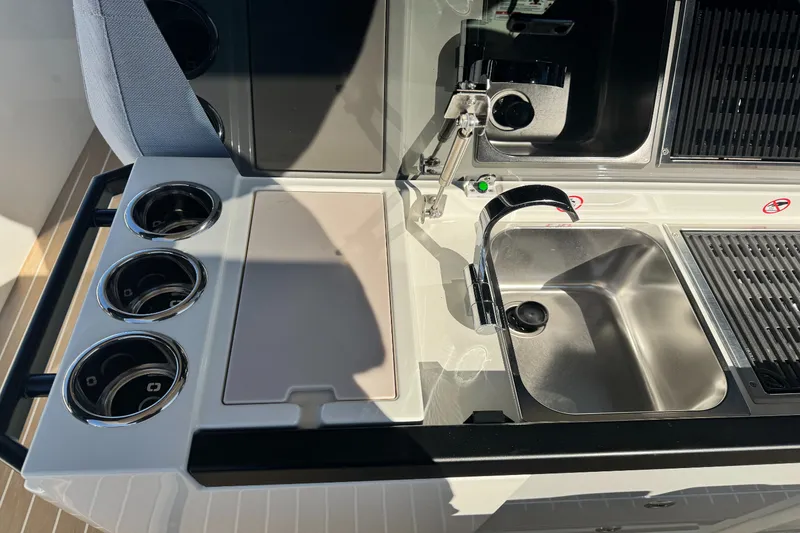 Slide: The Image of Saxdor 320 GTO 2026 - 18