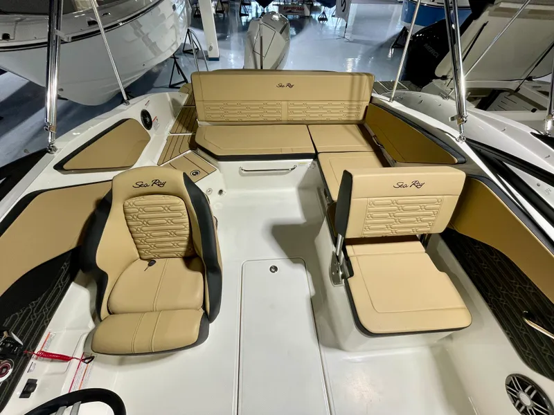 Slide: The Image of Sea Ray SPX 210 Outboard 2026 - 11