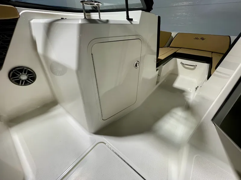 Slide: The Image of Sea Ray SPX 210 Outboard 2026 - 12