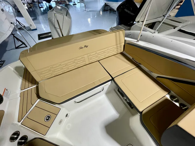 Slide: The Image of Sea Ray SPX 210 Outboard 2026 - 4