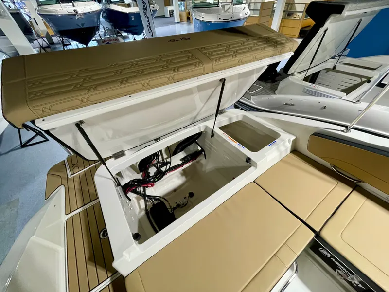 Slide: The Image of Sea Ray SPX 210 Outboard 2026 - 5