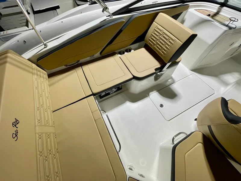 Slide: The Image of Sea Ray SPX 210 Outboard 2026 - 6