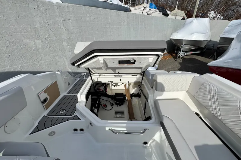 Slide: The Image of Sea Ray SDX 230 Outboard 2026 - 12