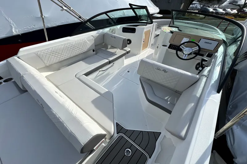 Slide: The Image of Sea Ray SDX 230 Outboard 2026 - 16