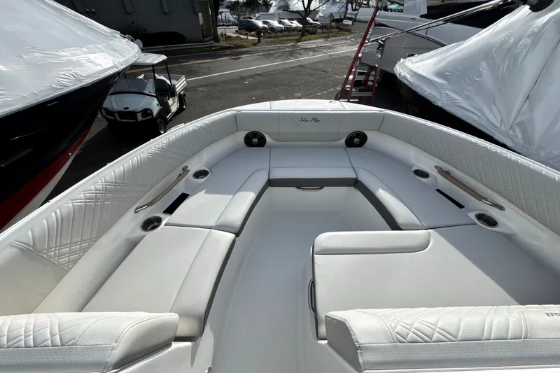 Slide: The Image of Sea Ray SDX 230 Outboard 2026 - 37