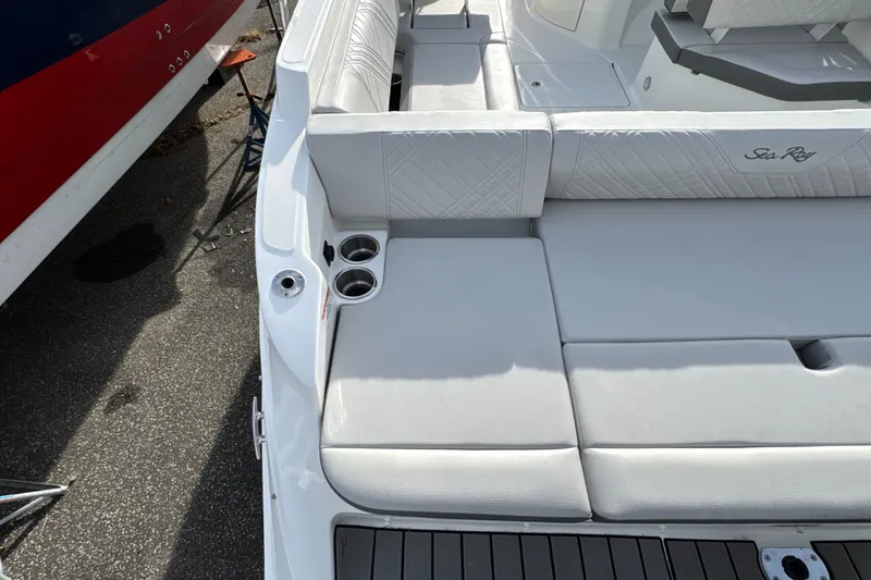 Slide: The Image of Sea Ray SDX 230 Outboard 2026 - 5