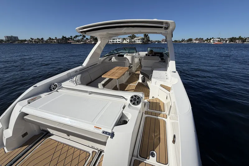 Slide: The Image of Sea Ray SLX 350 Outboard 2026 - 13