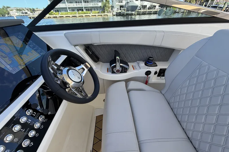 Slide: The Image of Sea Ray SLX 350 Outboard 2026 - 26