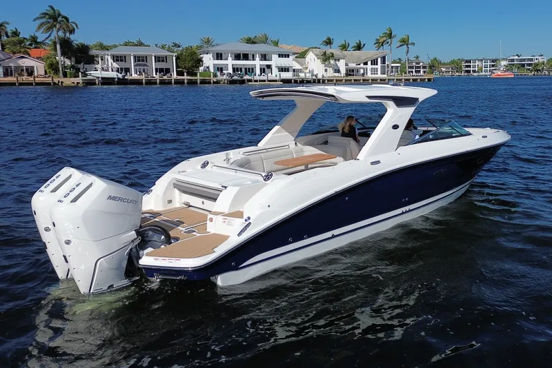 Slide: The Image of Sea Ray SLX 350 Outboard 2026 - 3