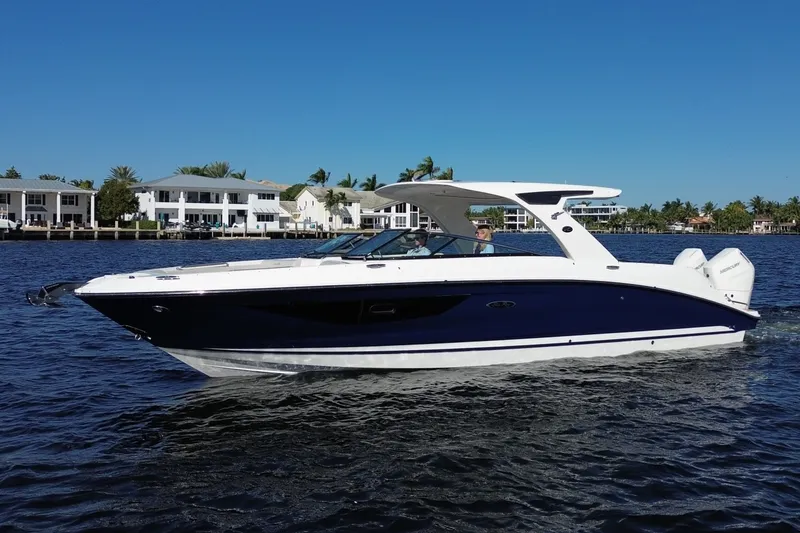 Slide: The Image of Sea Ray SLX 350 Outboard 2026 - 7