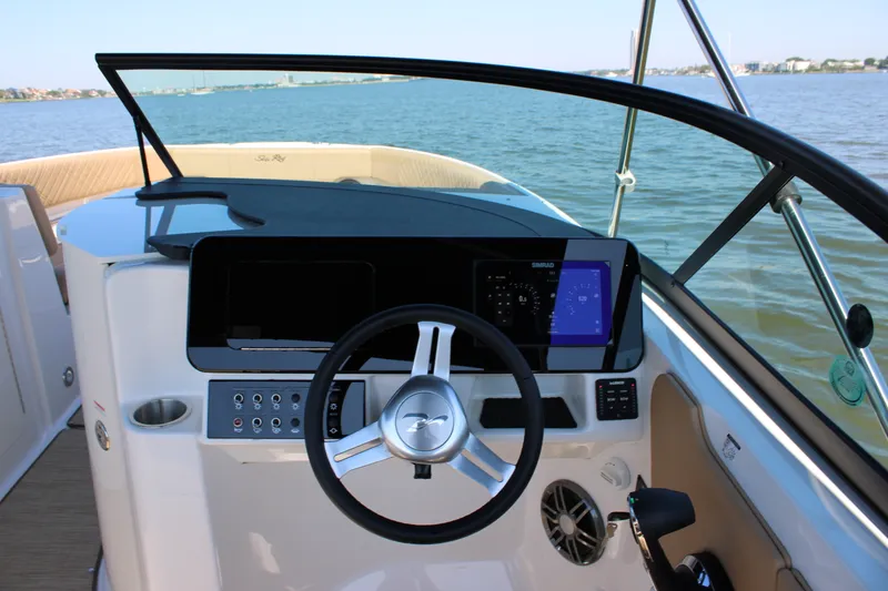 Slide: The Image of Sea Ray SDX 230 2026 - 46