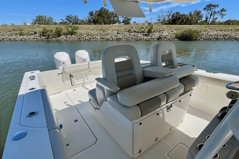 Slide: The Image of Boston Whaler 330 OUTRAGE 2019 - 21