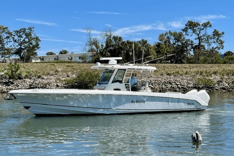 Slide: The Image of Boston Whaler 330 OUTRAGE 2019 - 3