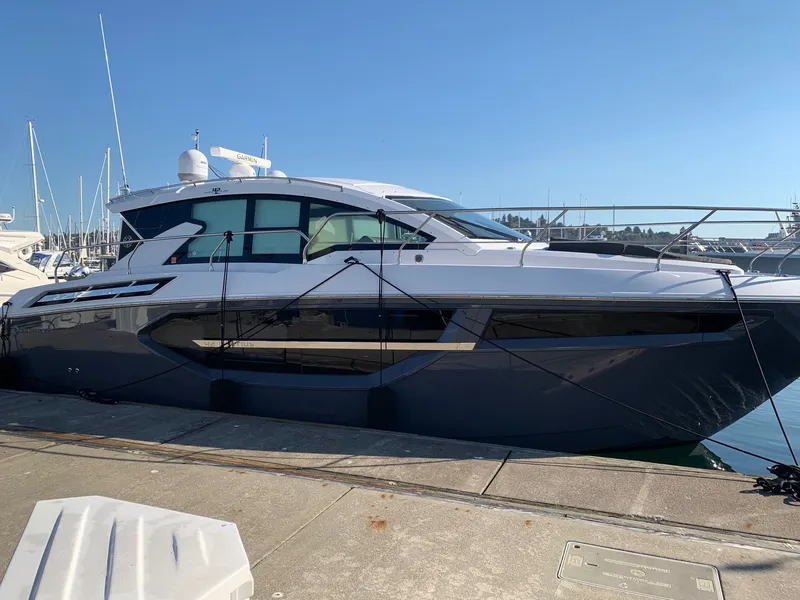 The Image of Cruisers Yachts 42 CANTIUS 2022 - 0