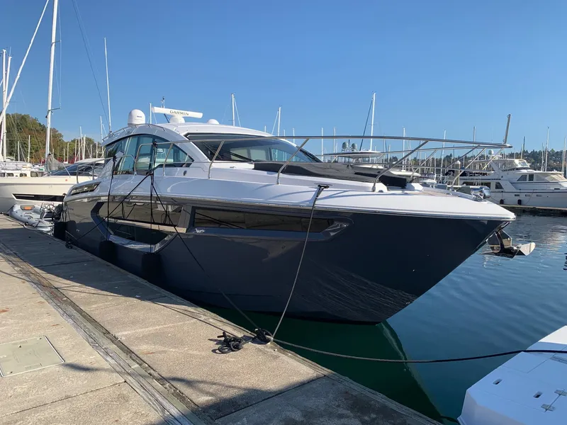 Slide: The Image of Cruisers Yachts 42 CANTIUS 2022 - 2