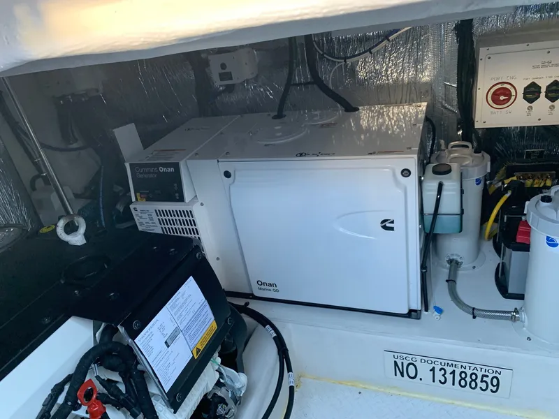 Slide: The Image of Cruisers Yachts 42 CANTIUS 2022 - 25