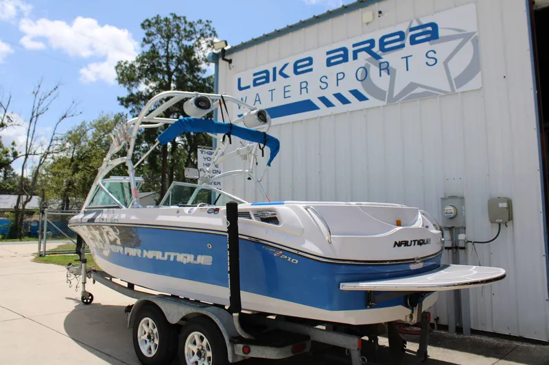 Slide: The Image of Nautique 210 Team 2008 - 15