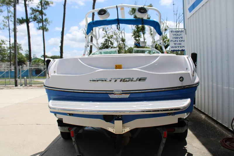 Slide: The Image of Nautique 210 Team 2008 - 16