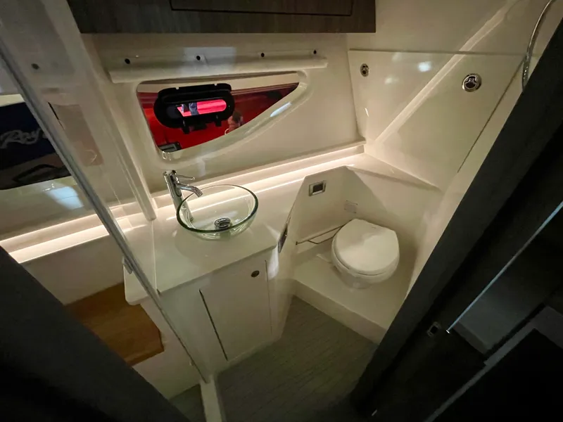 Slide: The Image of Sea Ray Sundancer 370 Outboard 2026 - 12