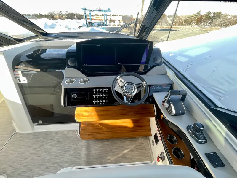 Slide: The Image of Sea Ray Sundancer 370 Outboard 2026 - 8