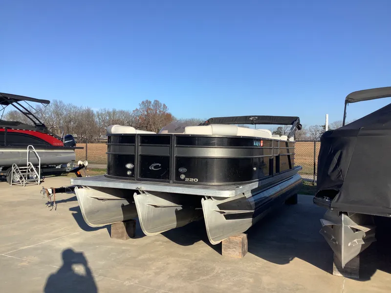 Slide: The Image of Crest II 220 2019 - 5