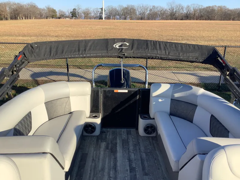 Slide: The Image of Crest II 220 2019 - 7