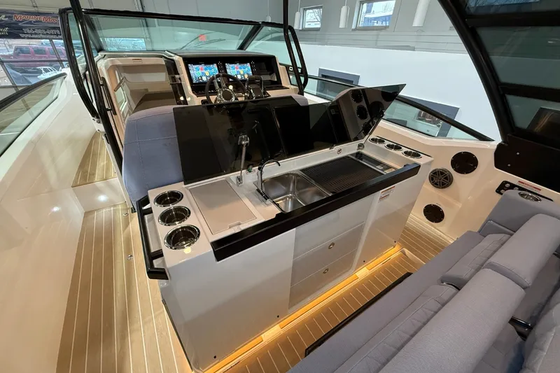 Slide: The Image of Saxdor 320 GTO 2026 - 19