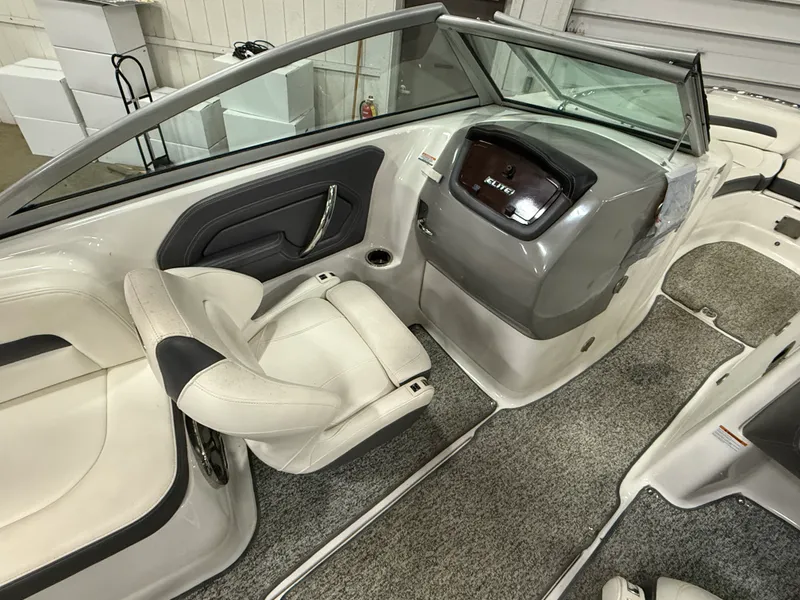 Slide: The Image of Chaparral SUNESTA 264 2015 - 14