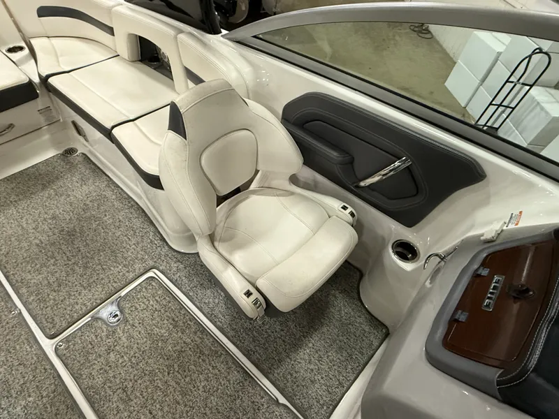 Slide: The Image of Chaparral SUNESTA 264 2015 - 18