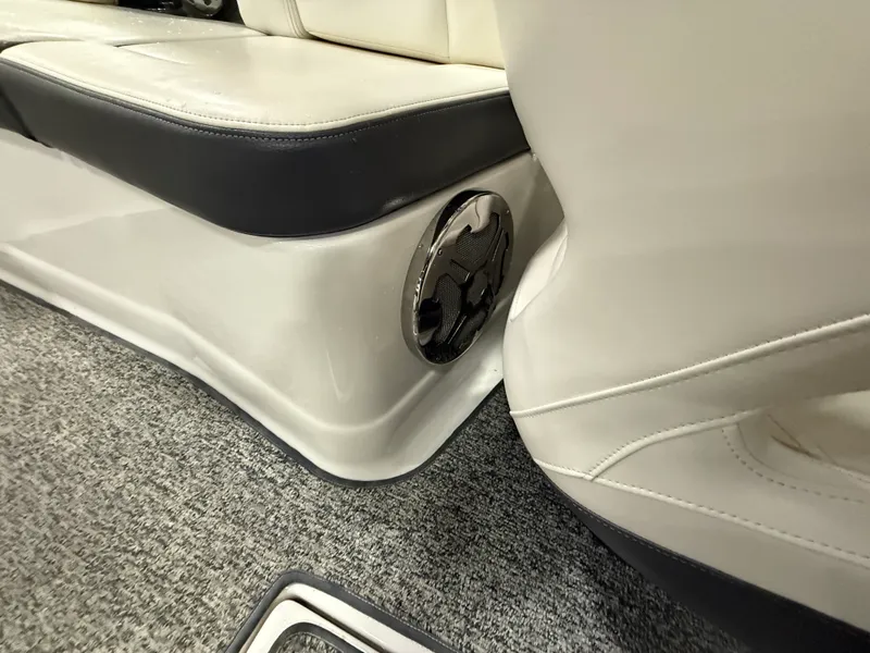 Slide: The Image of Chaparral SUNESTA 264 2015 - 26