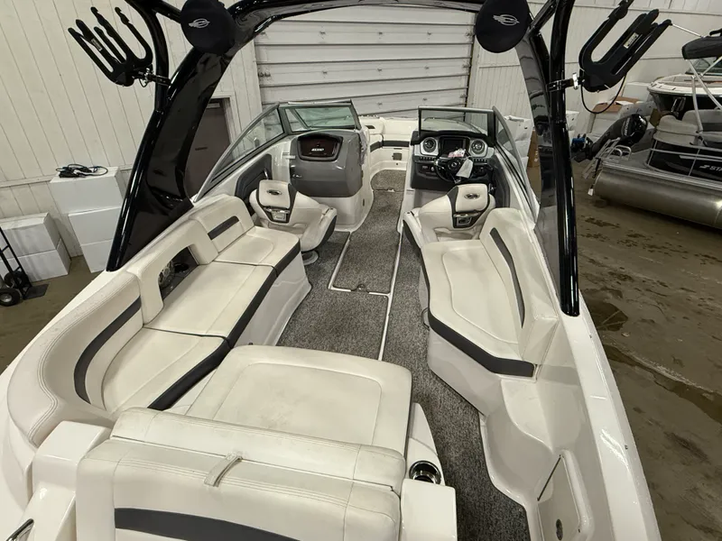 Slide: The Image of Chaparral SUNESTA 264 2015 - 8