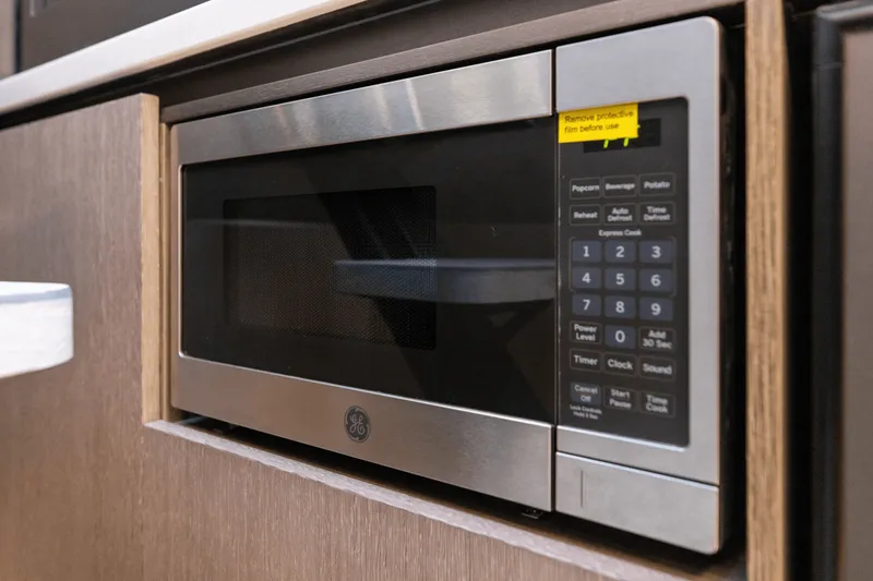 Slide: The Image of Galeon 435 GTO 2026 - 54