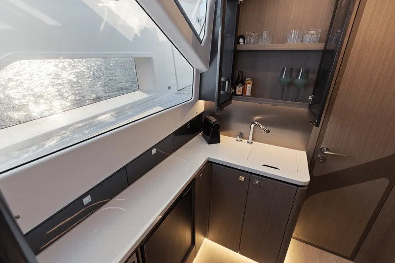 Slide: The Image of Galeon 435 GTO 2026 - 79