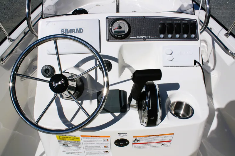 Slide: The Image of Boston Whaler 170 Montauk 2026 - 14