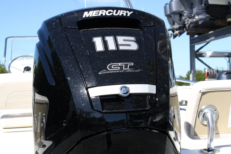 Slide: The Image of Boston Whaler 170 Montauk 2026 - 21
