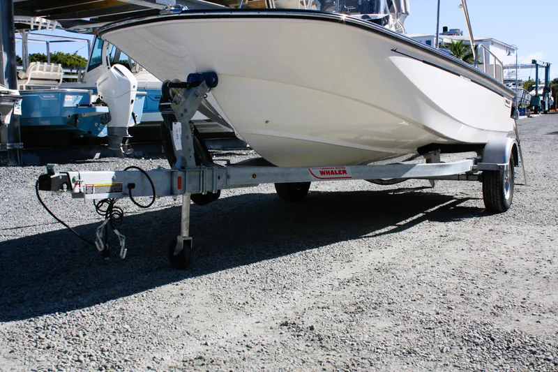 Slide: The Image of Boston Whaler 170 Montauk 2026 - 8