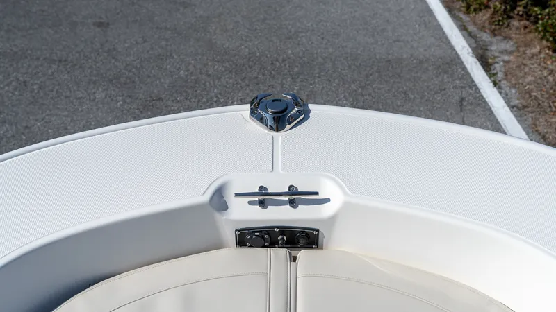 Slide: The Image of Boston Whaler 170 Montauk 2026 - 10