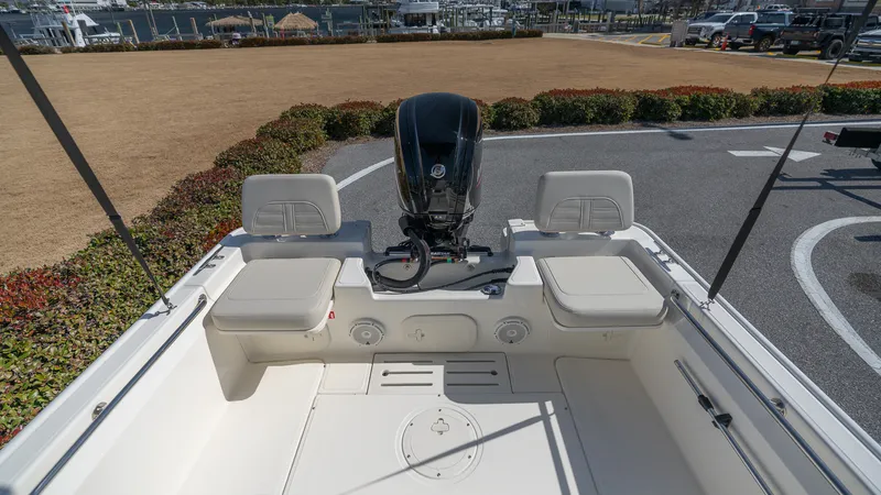 Slide: The Image of Boston Whaler 170 Montauk 2026 - 36