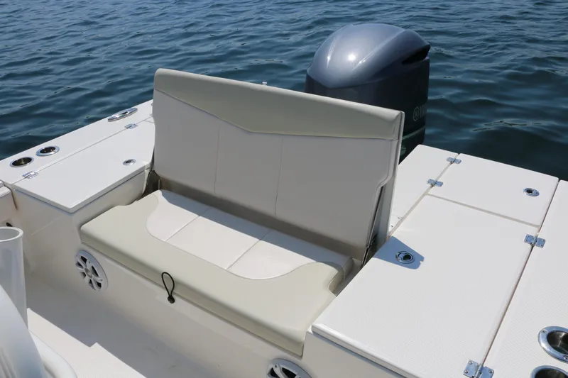 Slide: The Image of Robalo 246 Cayman 2017 - 19
