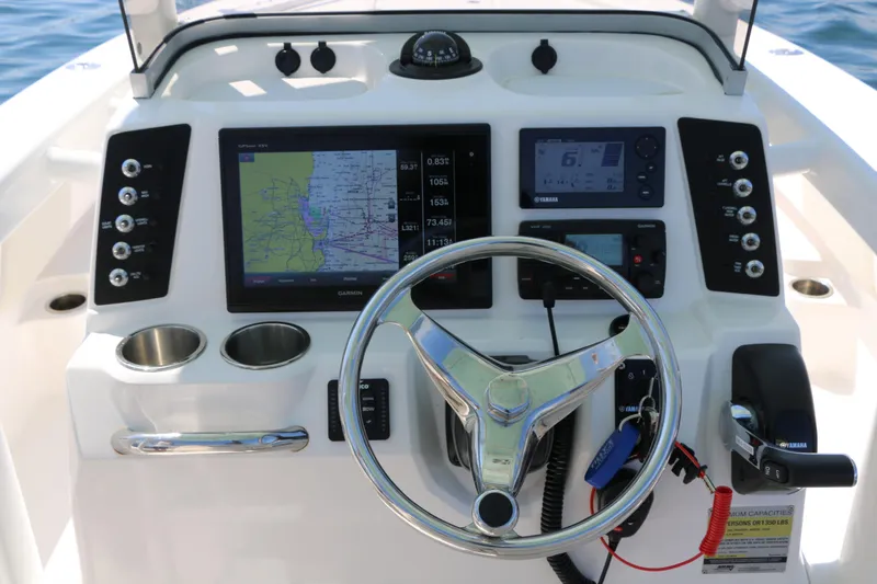Slide: The Image of Robalo 246 Cayman 2017 - 15