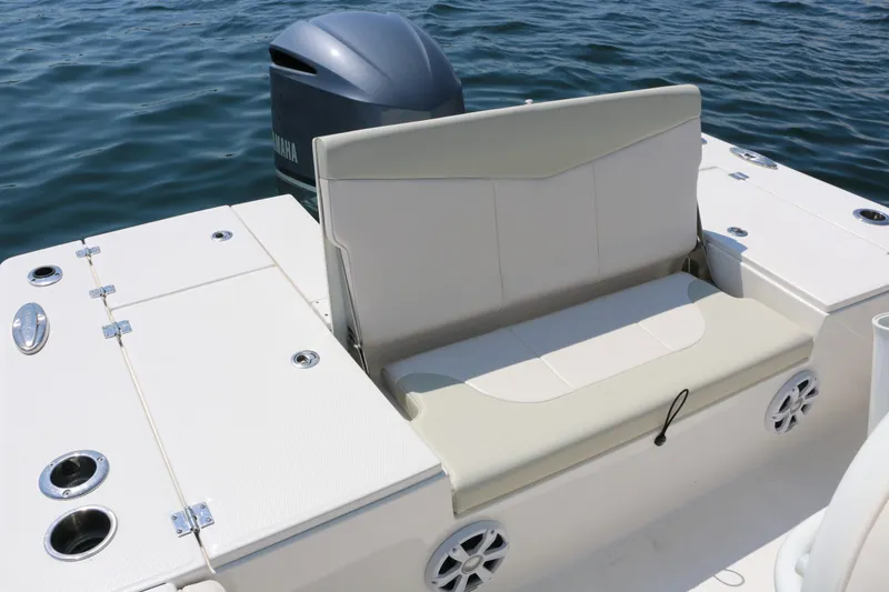 Slide: The Image of Robalo 246 Cayman 2017 - 8