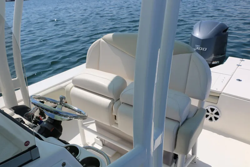 Slide: The Image of Robalo 246 Cayman 2017 - 21
