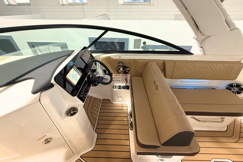 Slide: The Image of Sea Ray SDX 270 Outboard 2025 - 19