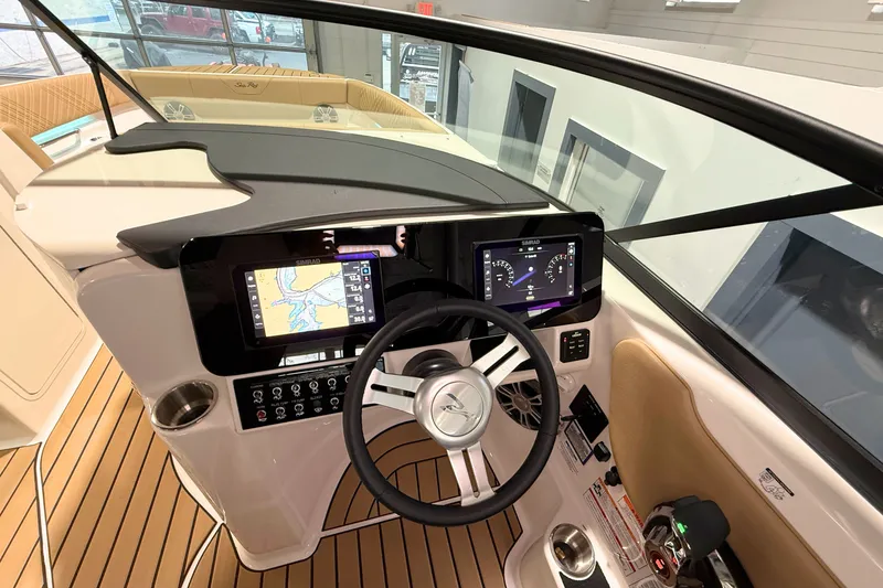 Slide: The Image of Sea Ray SDX 270 Outboard 2025 - 21