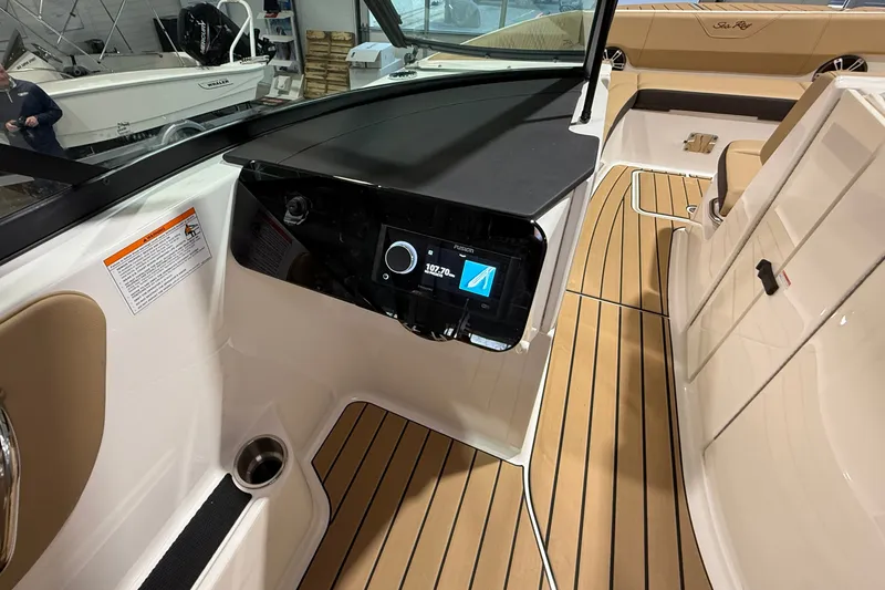 Slide: The Image of Sea Ray SDX 270 Outboard 2025 - 24