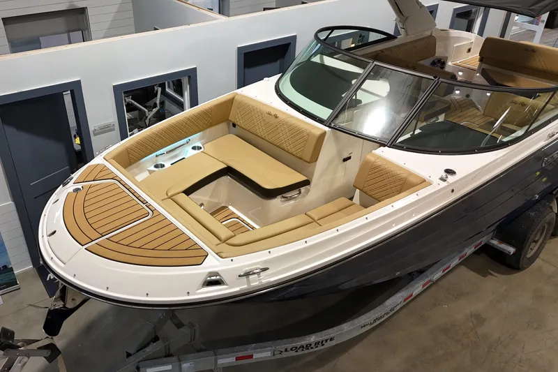 Slide: The Image of Sea Ray SDX 270 Outboard 2025 - 29