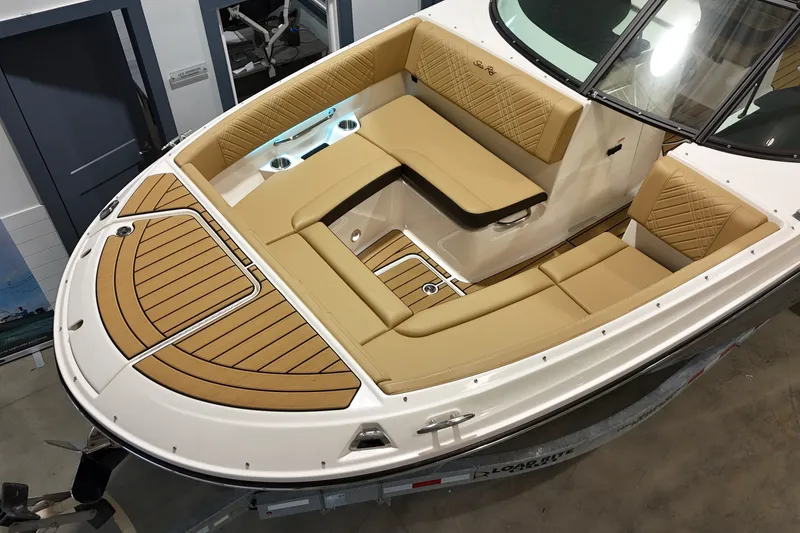 Slide: The Image of Sea Ray SDX 270 Outboard 2025 - 30