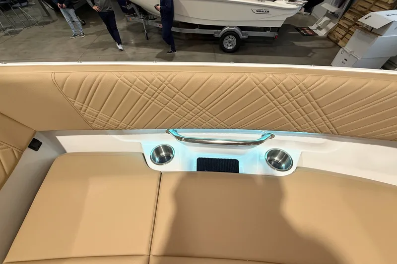 Slide: The Image of Sea Ray SDX 270 Outboard 2025 - 31